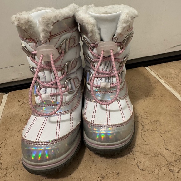 Totes Snow Boots (Toddler Size 7) - Picture 2 of 4